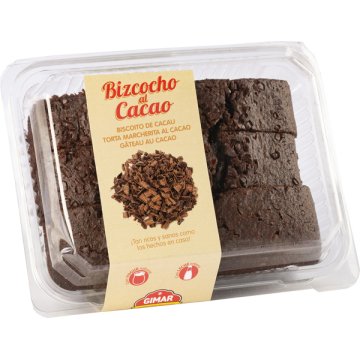 Bizcocho de cacao Gimar, miga esponjosa y chocolateada de aroma intenso.