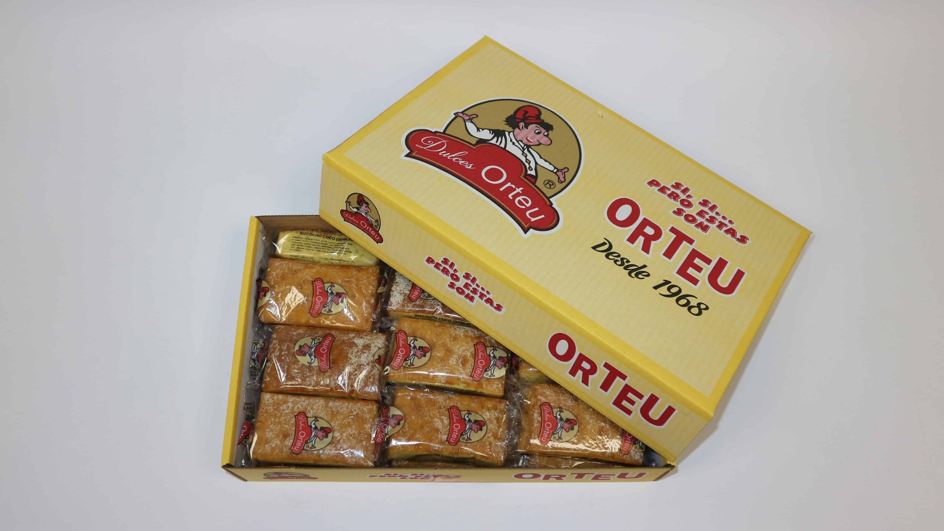 Bizcocho doble de coco de Dulces Orteu, jugoso y aromático al coco