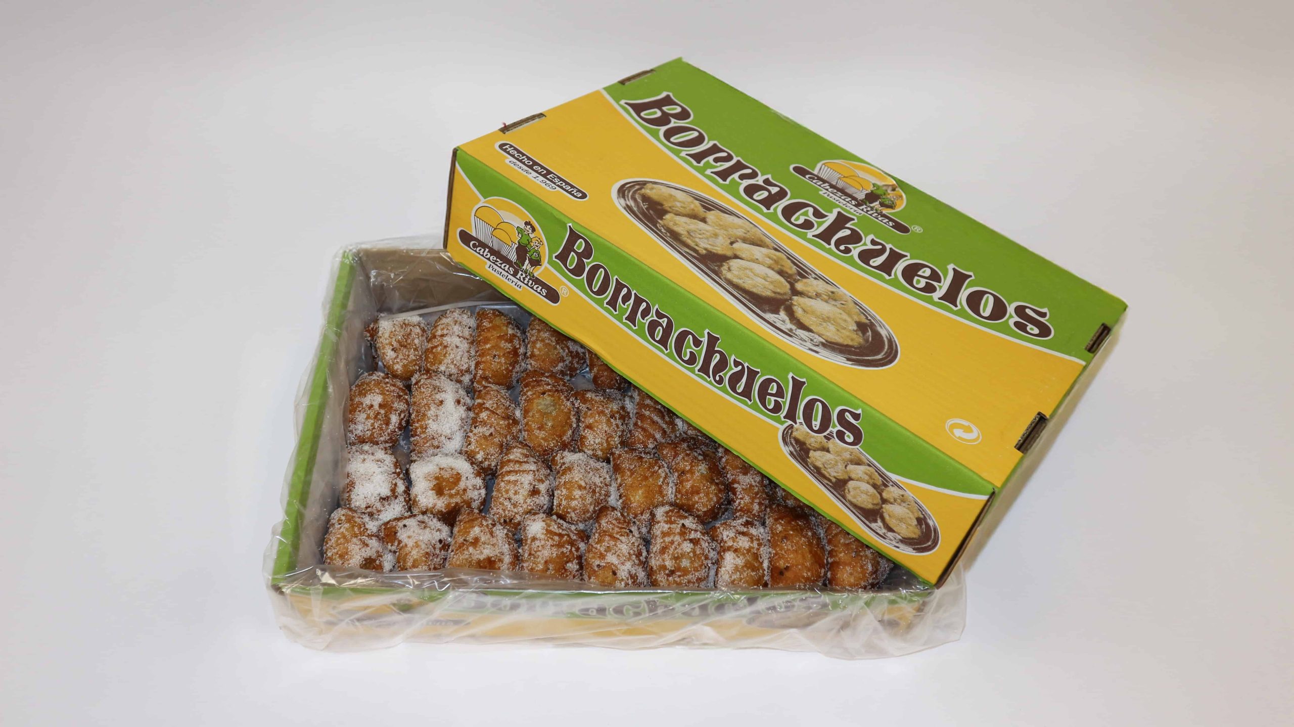 Borrachuelo malagueño de Cabezas, frito y espolvoreado con azúcar, con aroma a anís