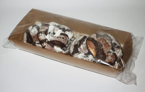 Ensaimada medio baño de chocolate Belcan, espiral hojaldrada con cobertura