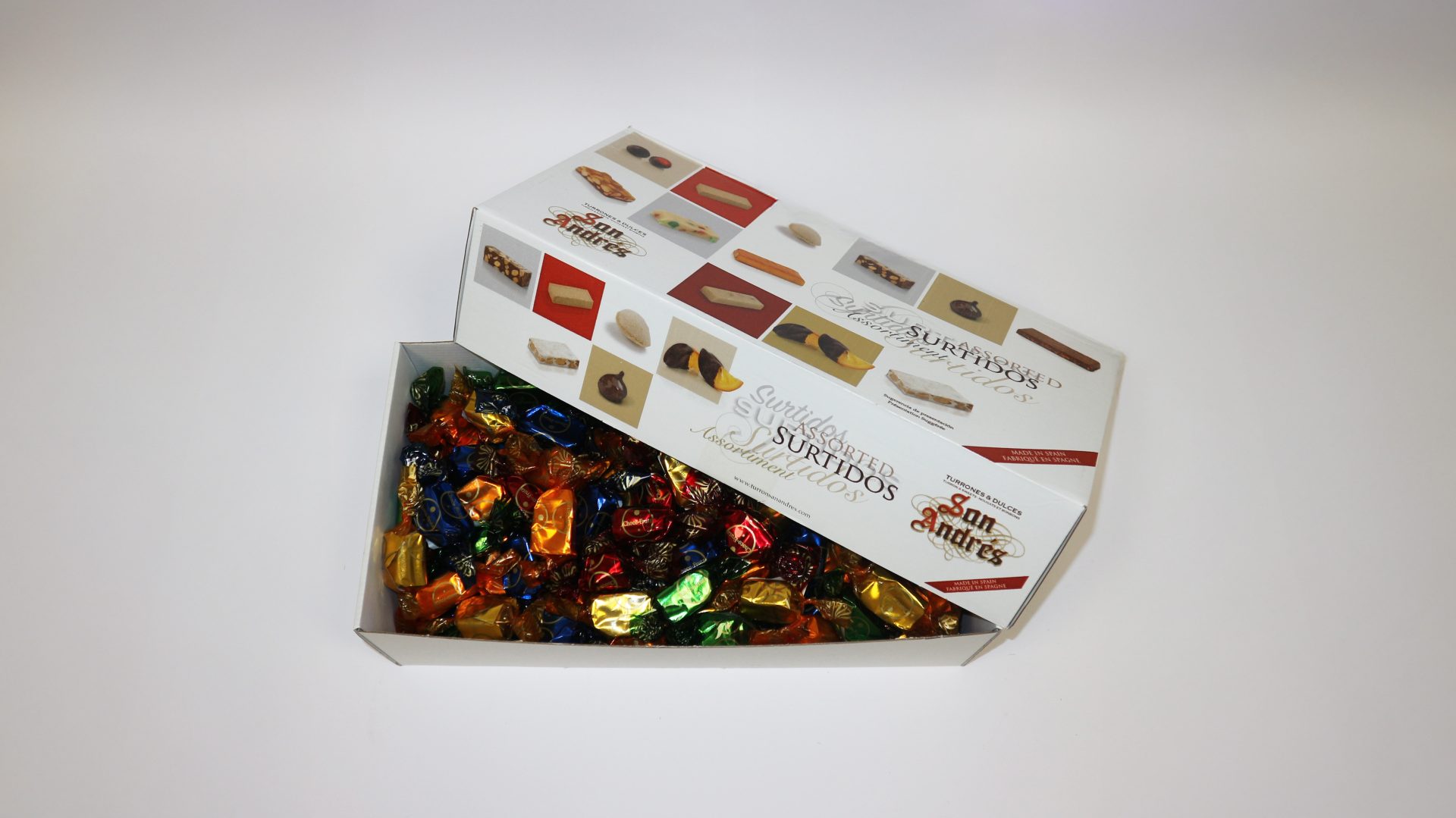 Fruta de Aragón San Andrés confitada y bañada en chocolate negro