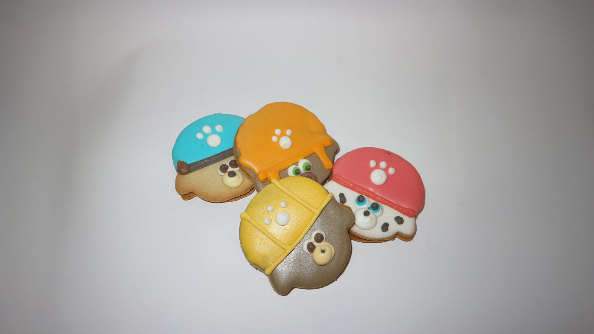 Galleta infantil decorada Lozano con dibujos coloridos y masa tierna de mantequilla