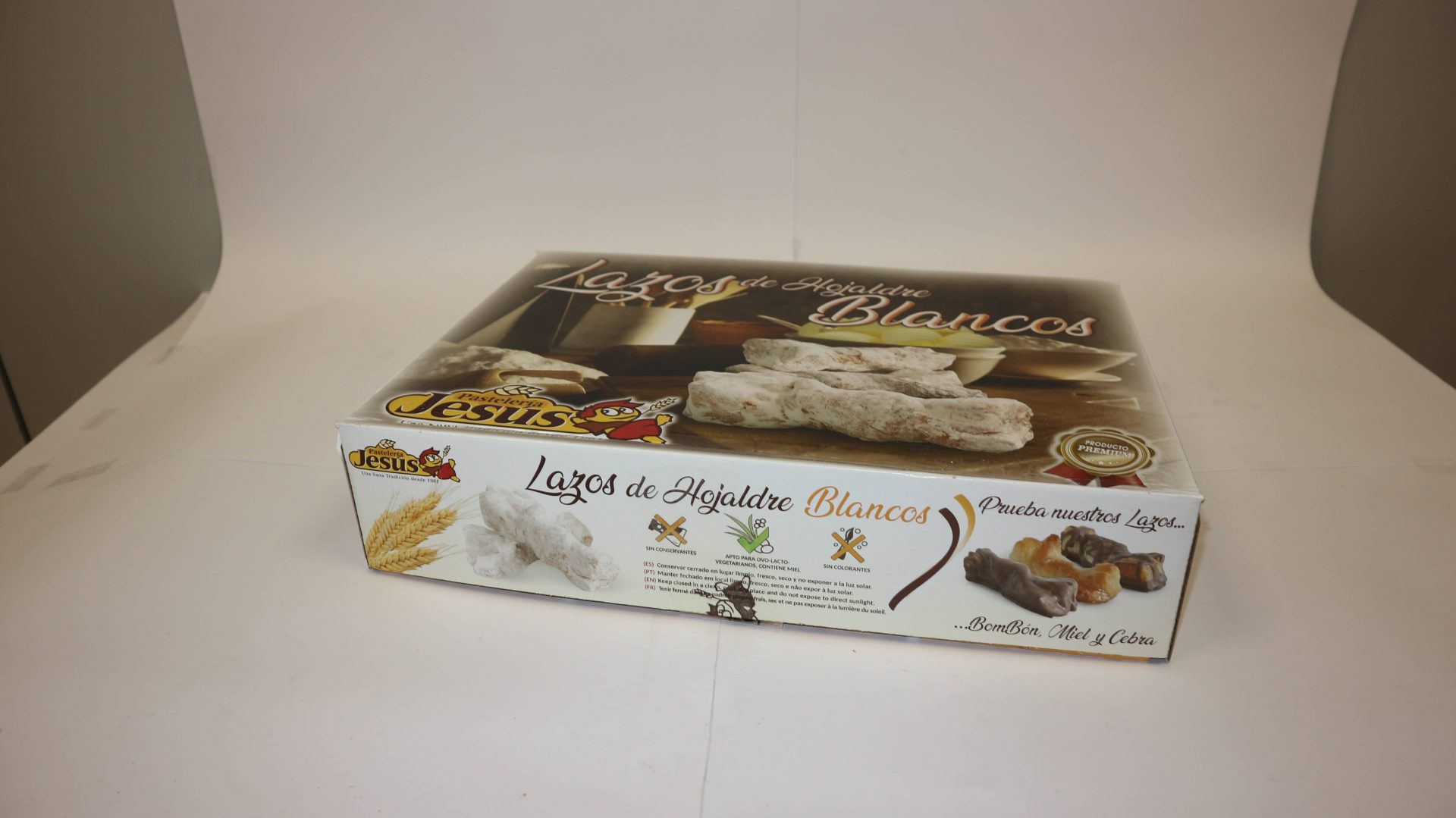 Lazo Blanco Jesus 1.7kg, hojaldre de Pastelería Jesús