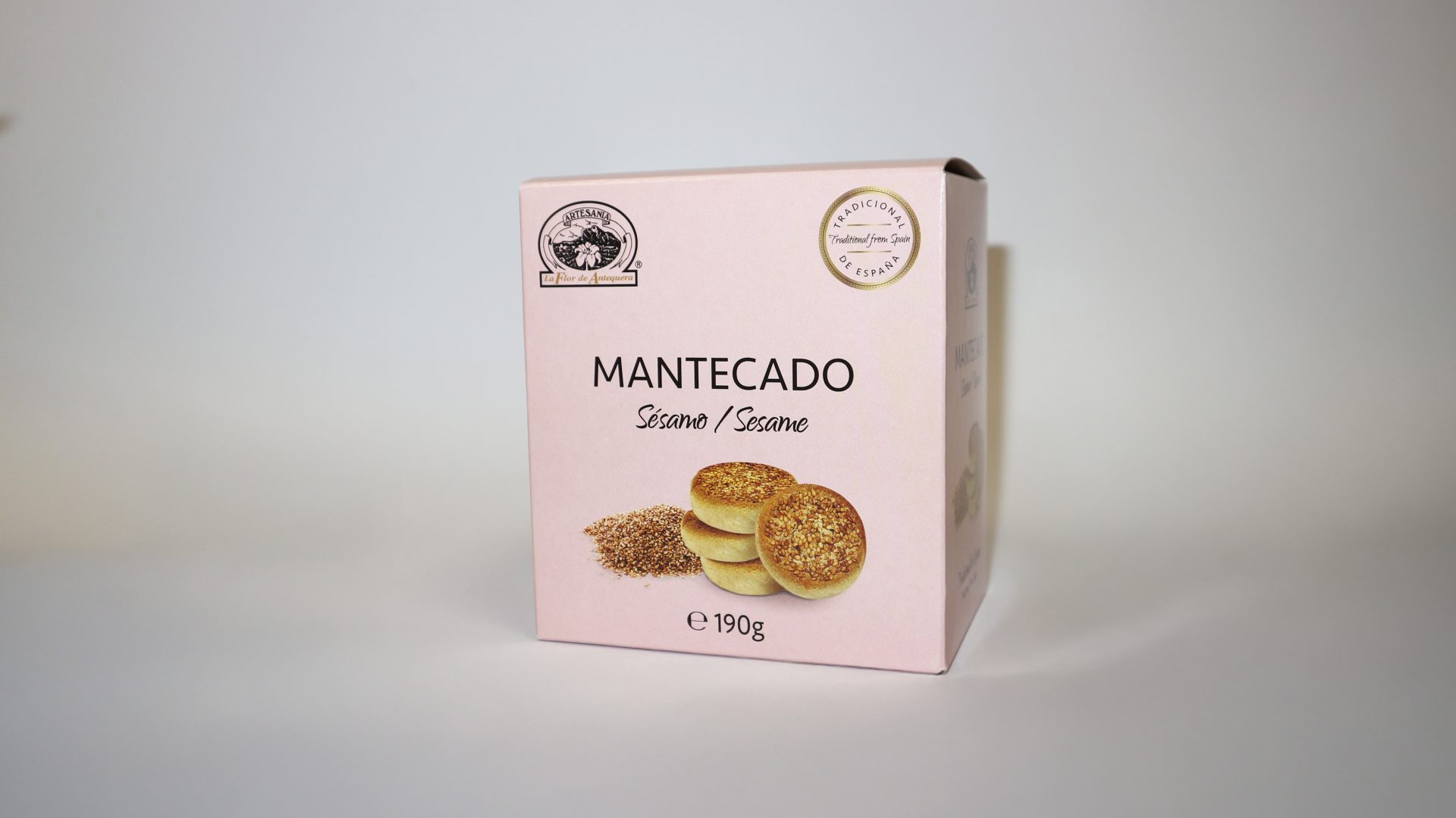 Mantecado de sésamo Unión Mels, tierno y con semillas tostadas crujientes.