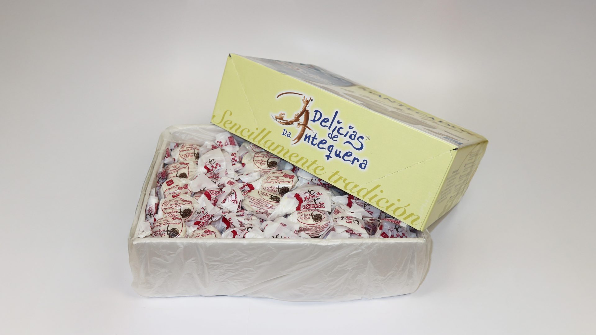 Mantecado de vainilla y nuez Delicias de Antequera, tierno y aromático