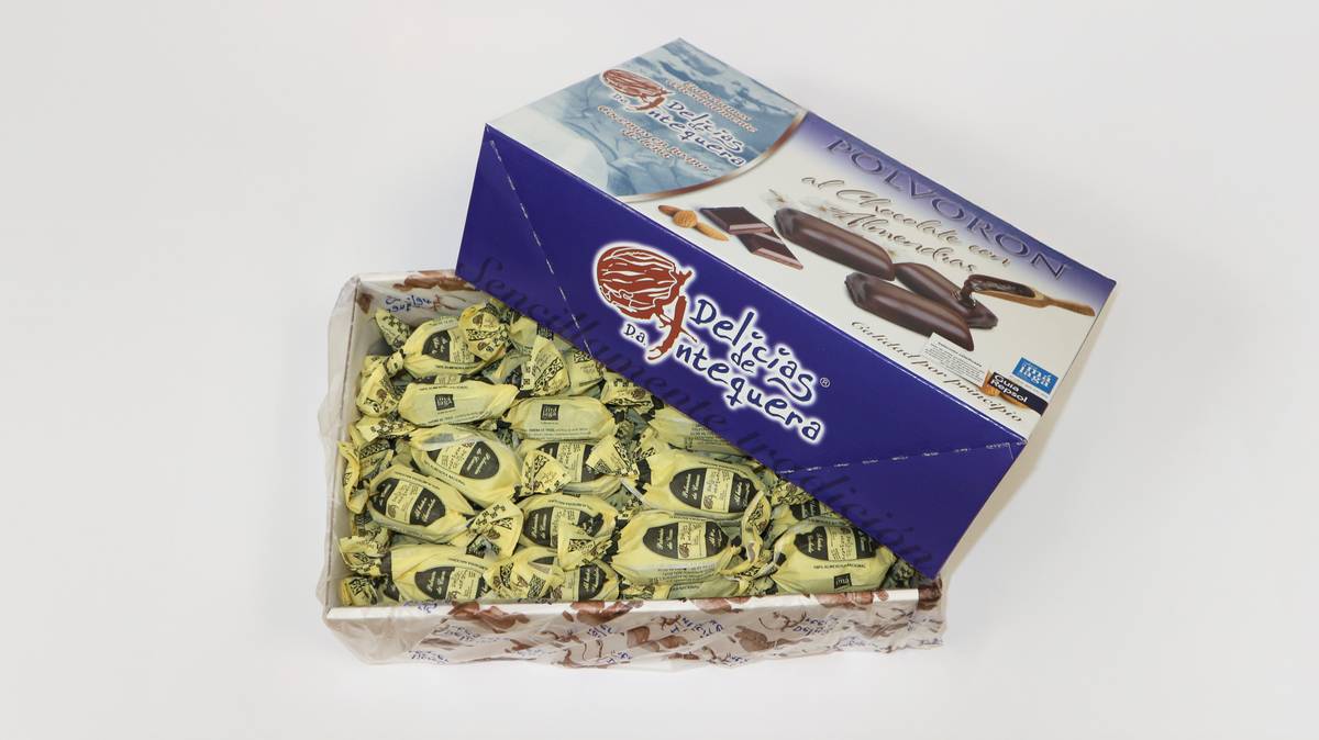 Polvorón de Antequera con baño de chocolate de Delicias de Antequera, textura que se deshace