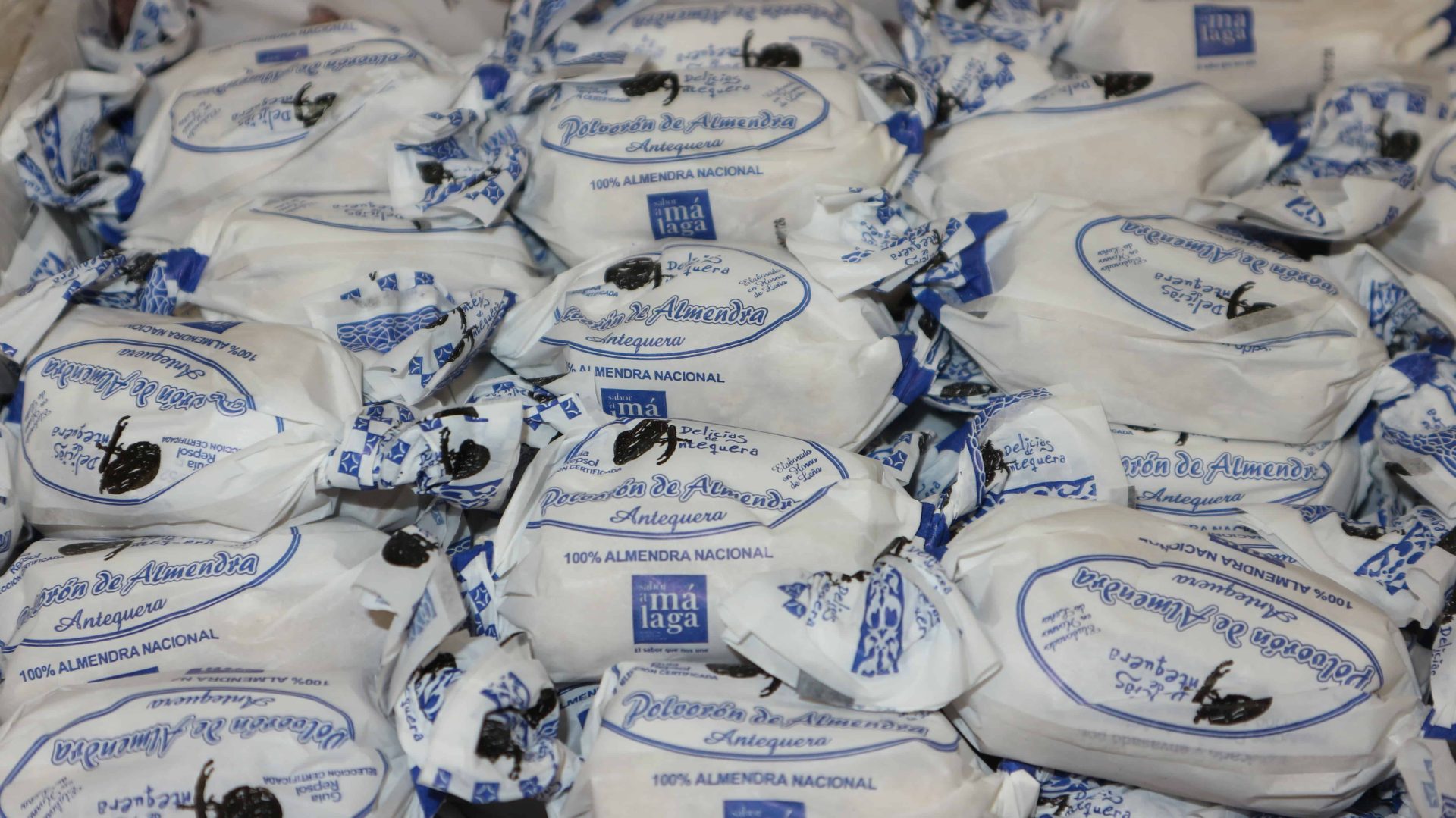 Polvorón Almendra Superior Antequera 4kg · de Delicias de Antequera