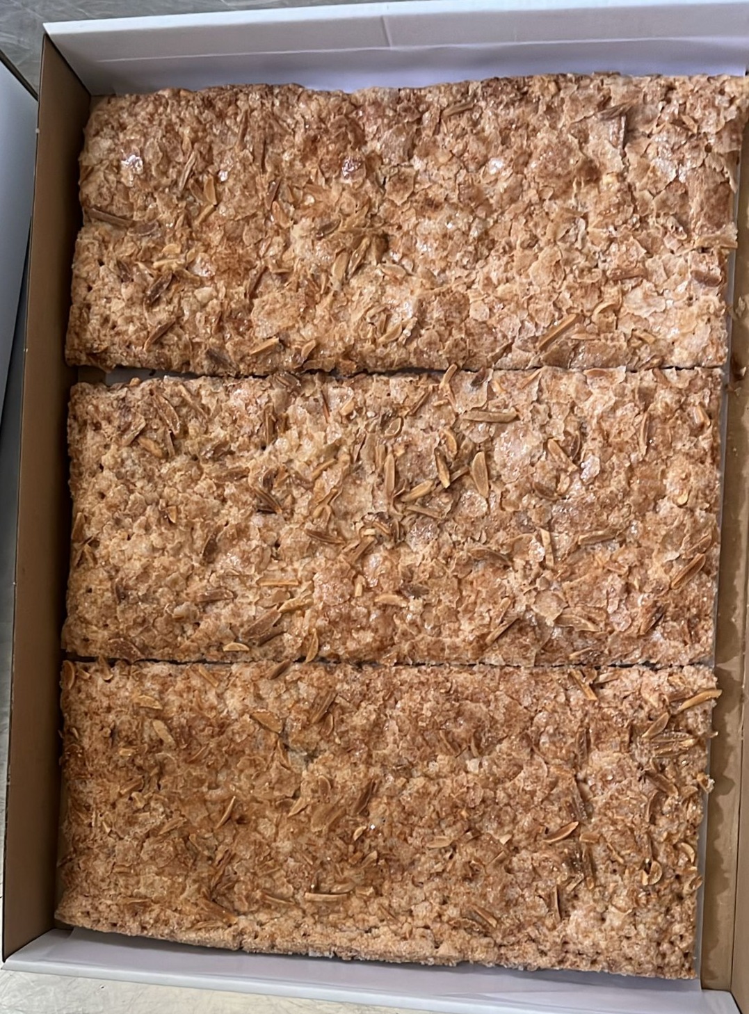 Coca Llardons Almendra TRIBO 1 kg Tiras - Imagen 2