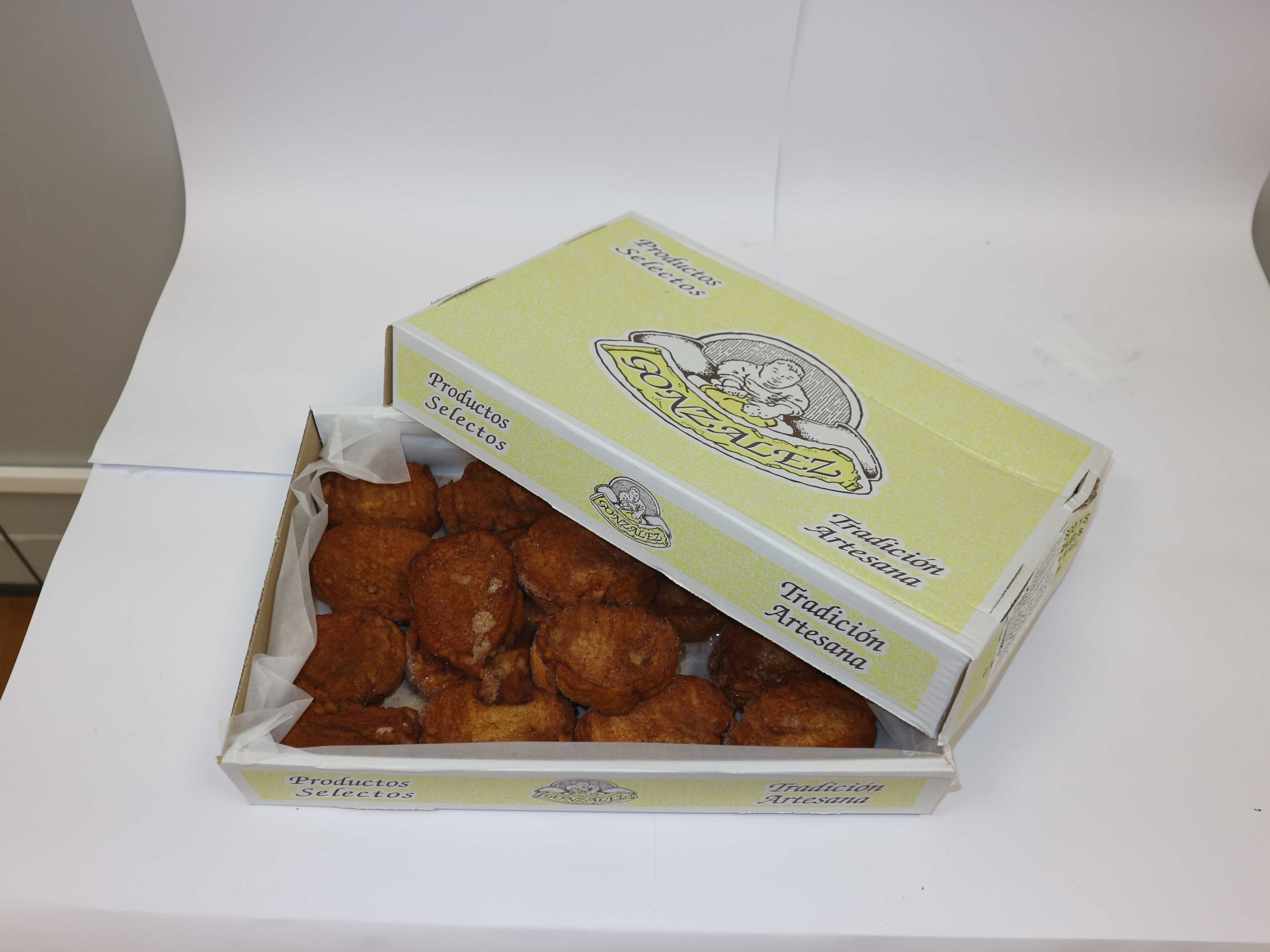 Torrija de chocolate Productos González, rellena de cacao y dorada por fuera.
