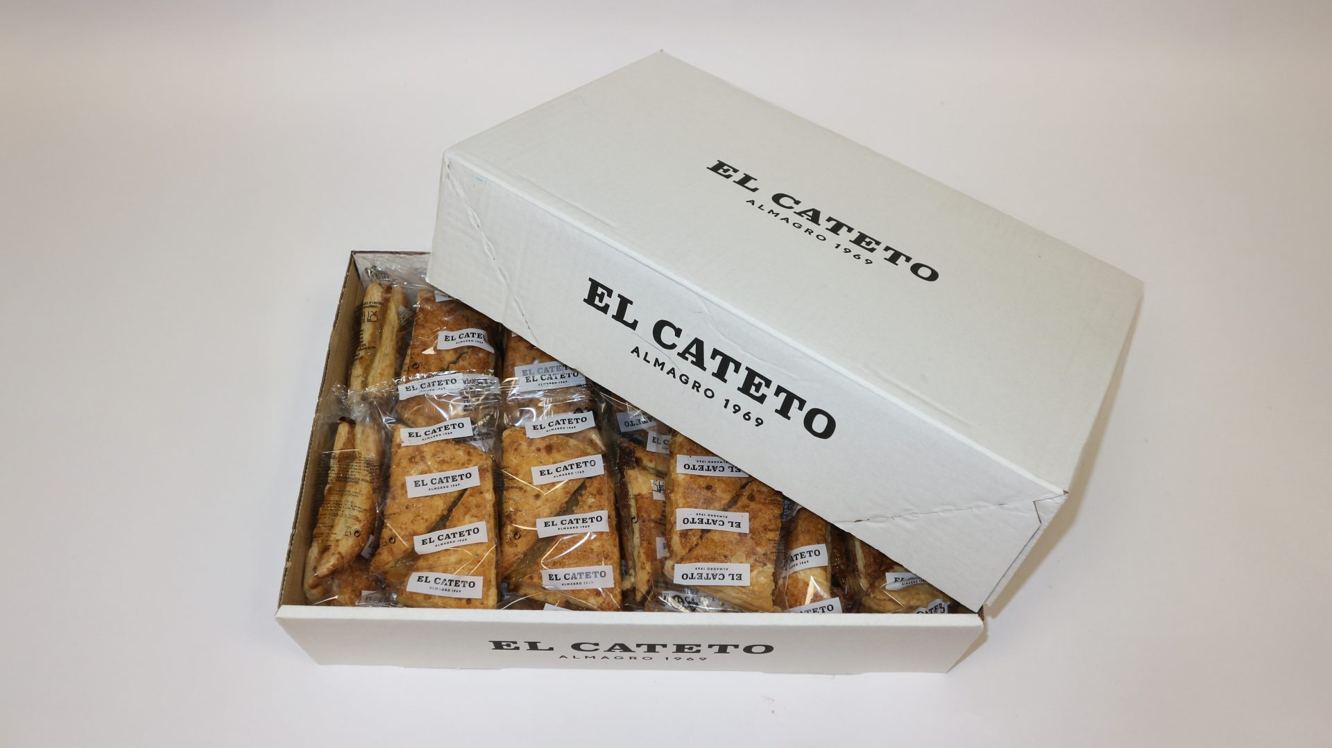 Triángulo de cabello de ángel El Cateto, hojaldre crujiente con relleno meloso.