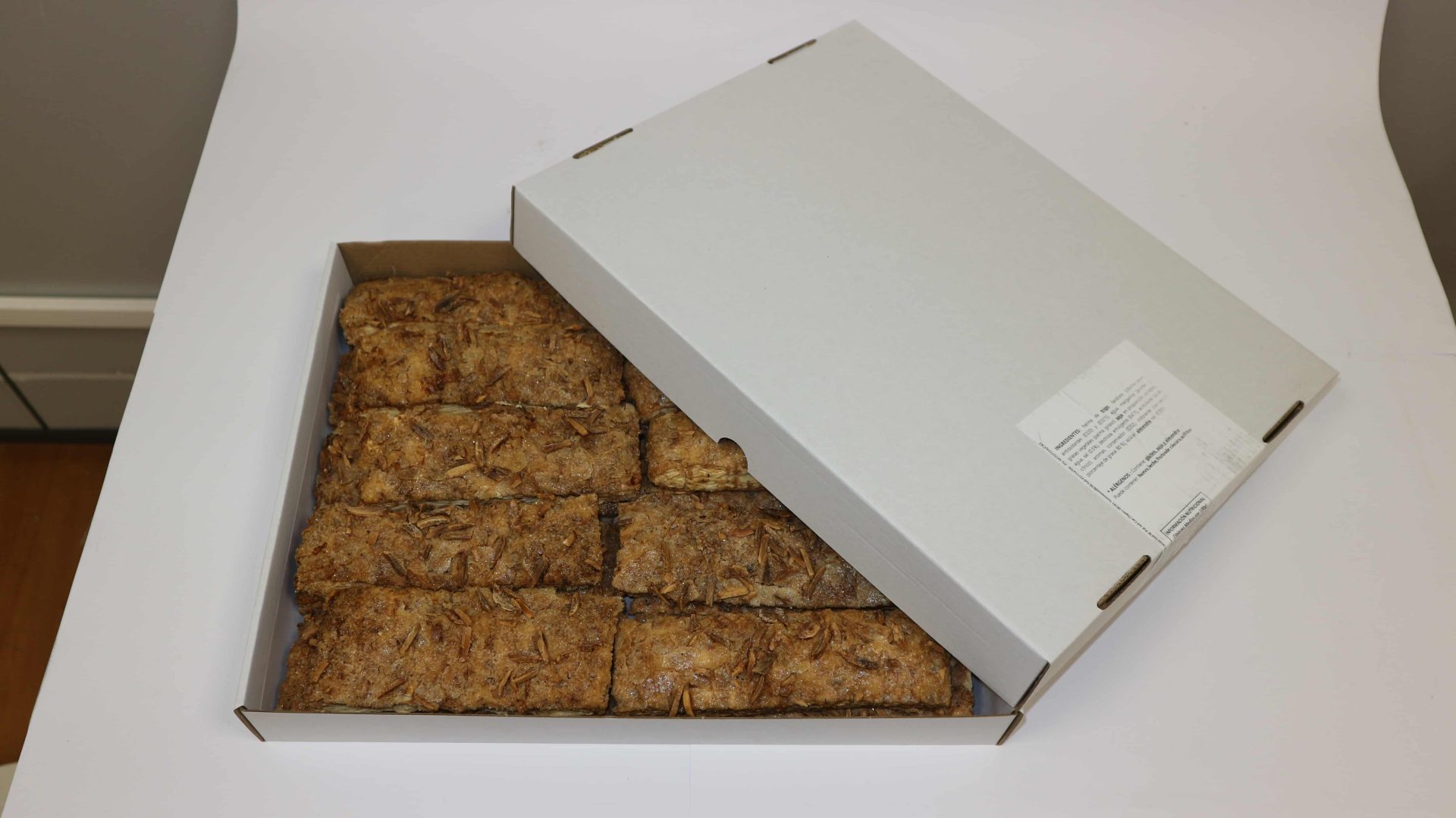 Coca Llardons Almendra TRIBO 1kg