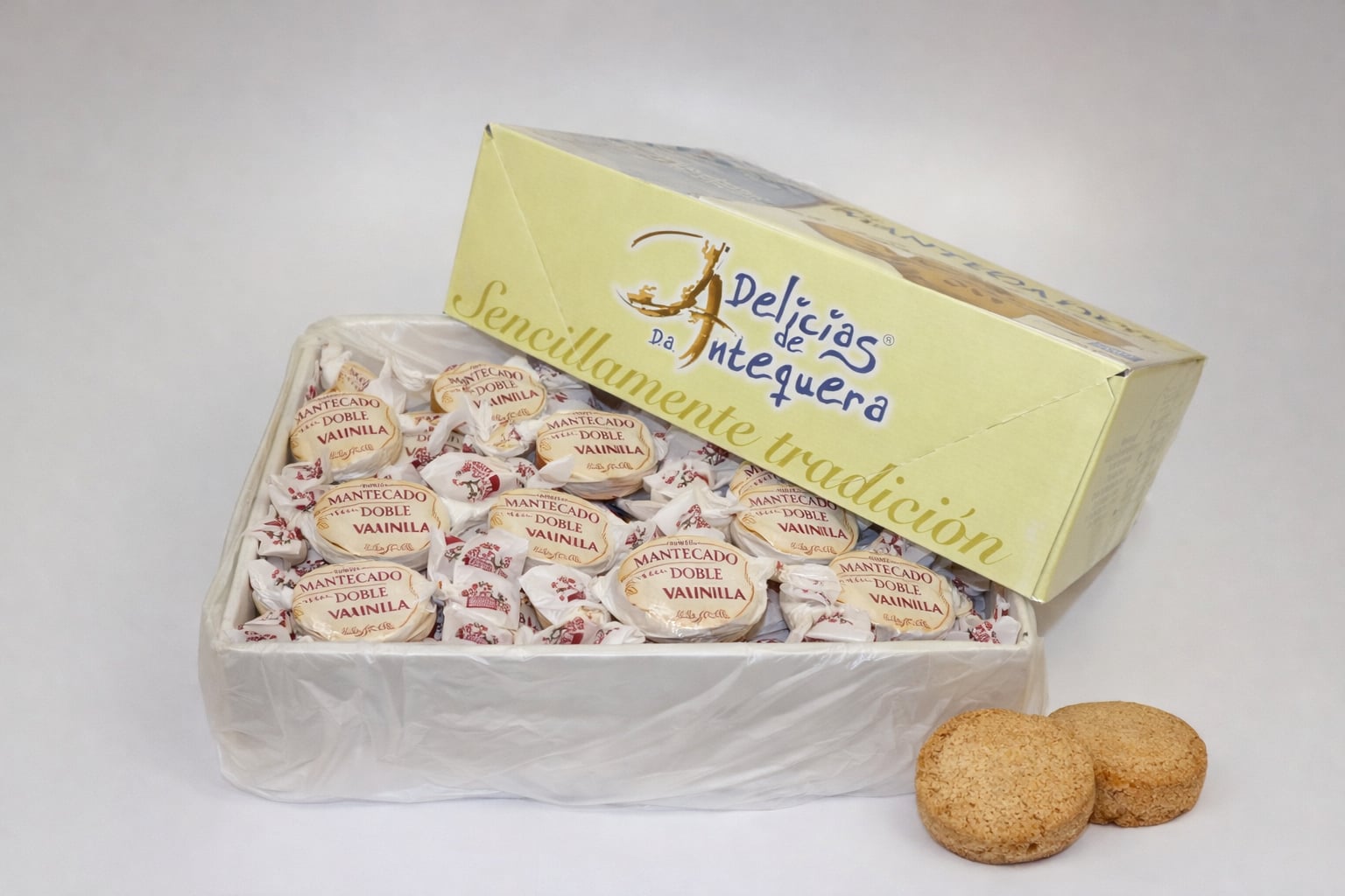 Mantecado doble de vainilla de Delicias de Antequera de miga suave y aroma dulce